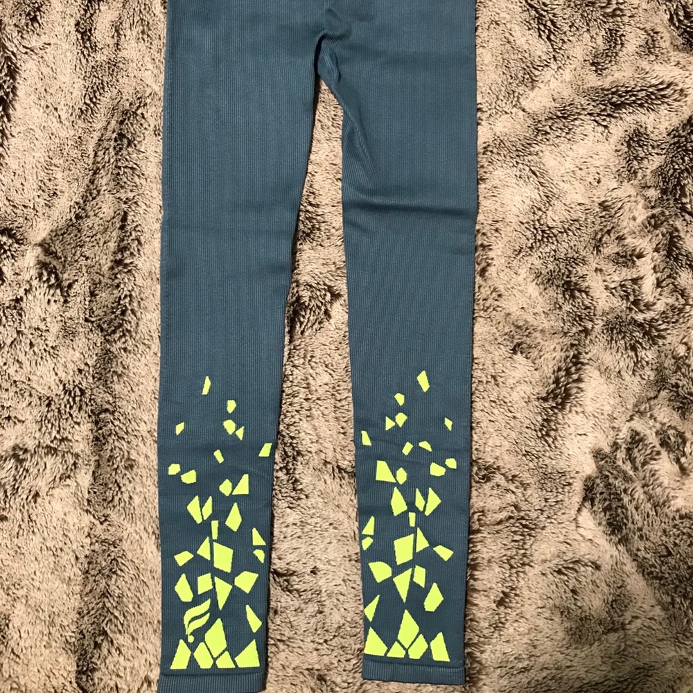 Fabletics leggings small NWT